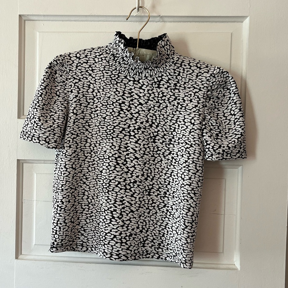 ZARA high collar navy/white small top